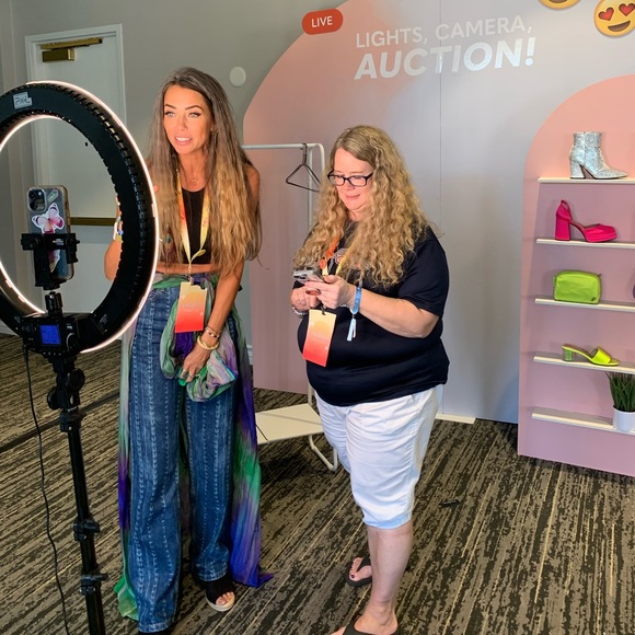 Meet your Posher, Celeste - Picture 11 of 16